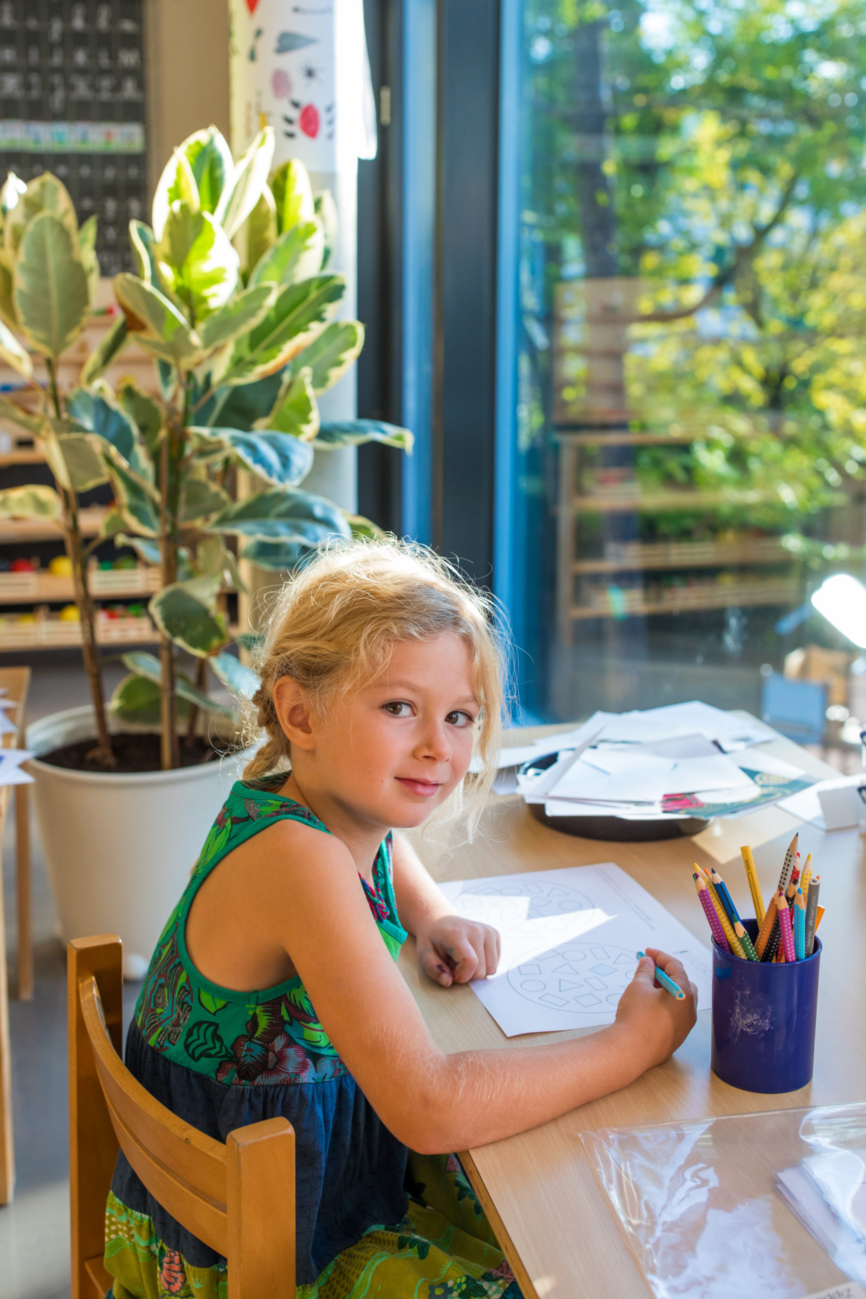 Maternelle jeune fille